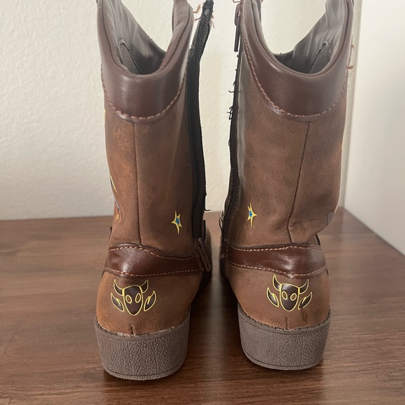 Disney Pixar Toy Story Woody boots for kids - Picture 7 of 8